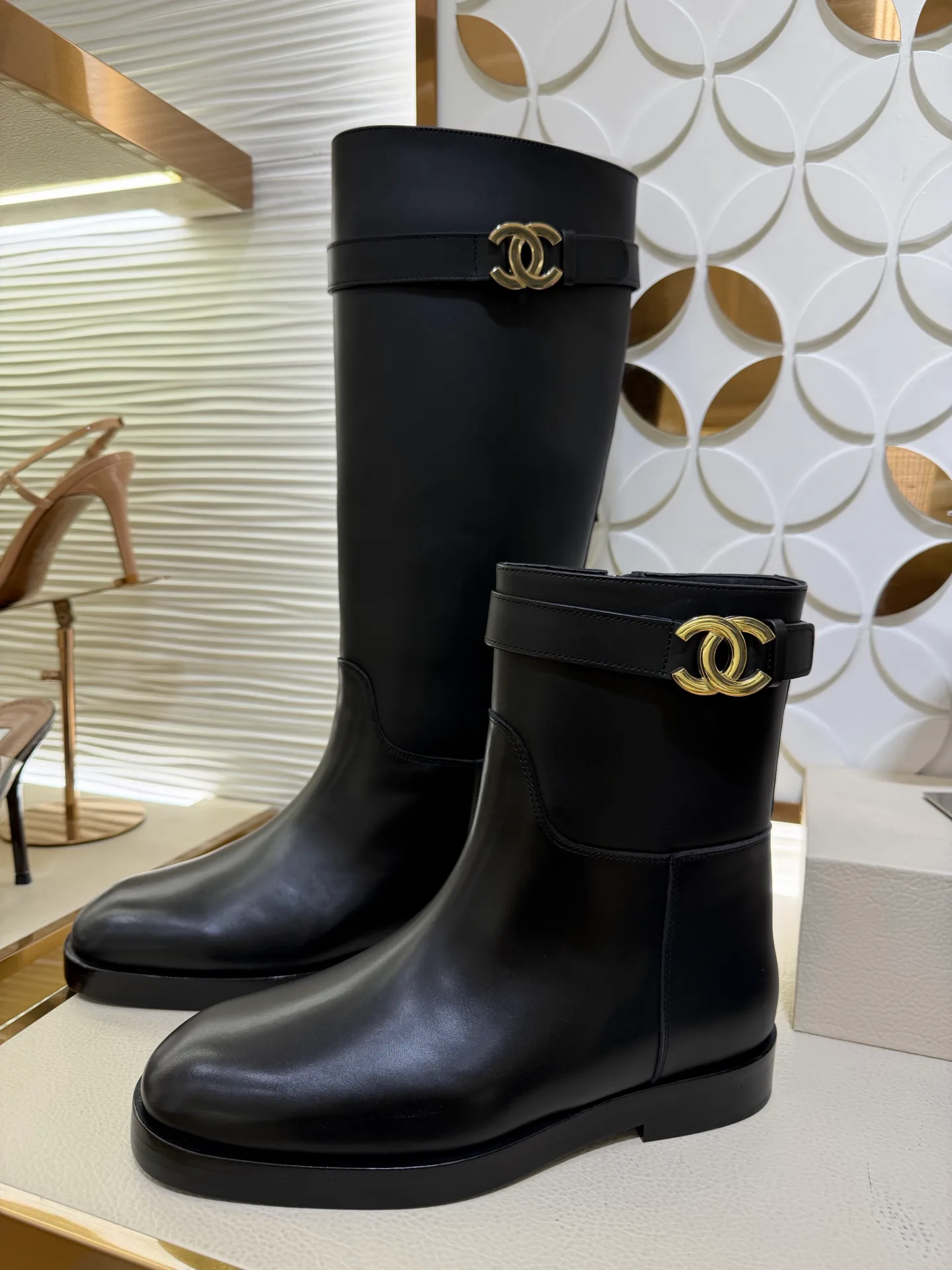 Women's Boots CHANEL 18369717