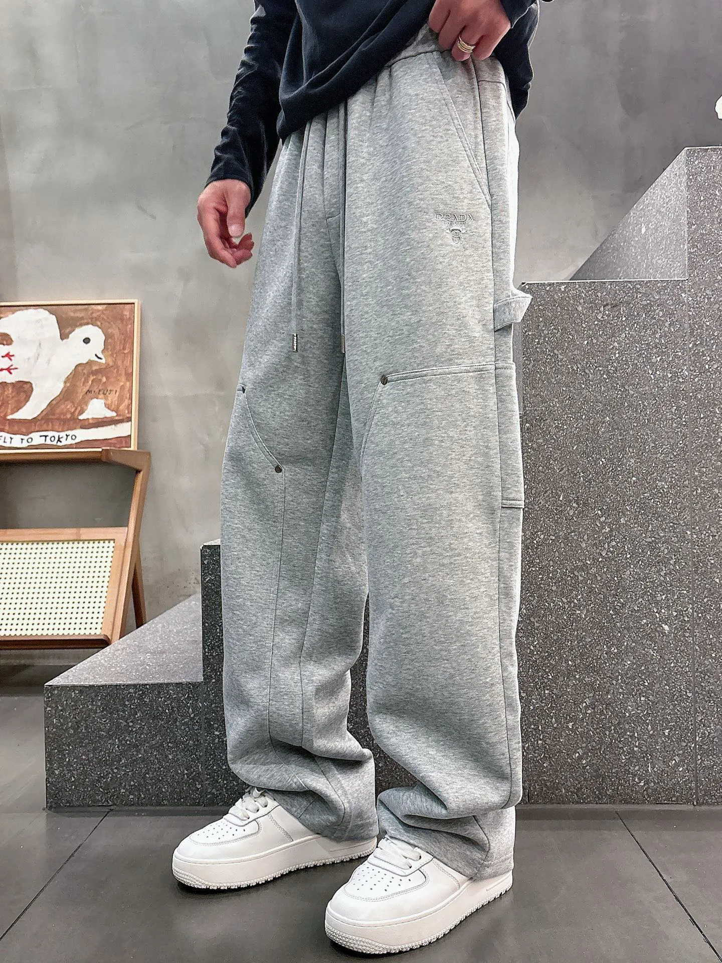 Men's Trousers PRADA 18399257