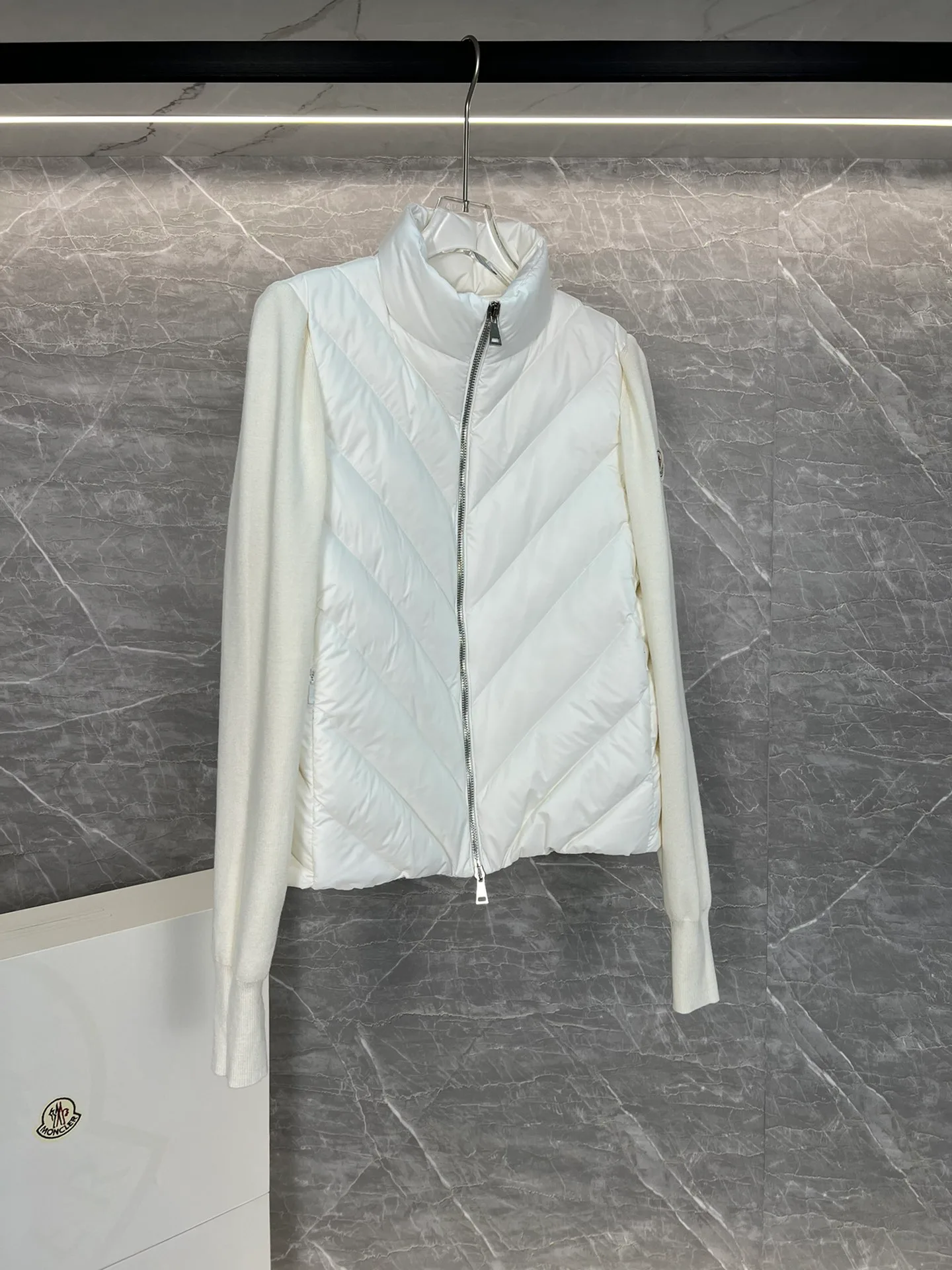 Куртки И Пуховики Женские Moncler 18599773
