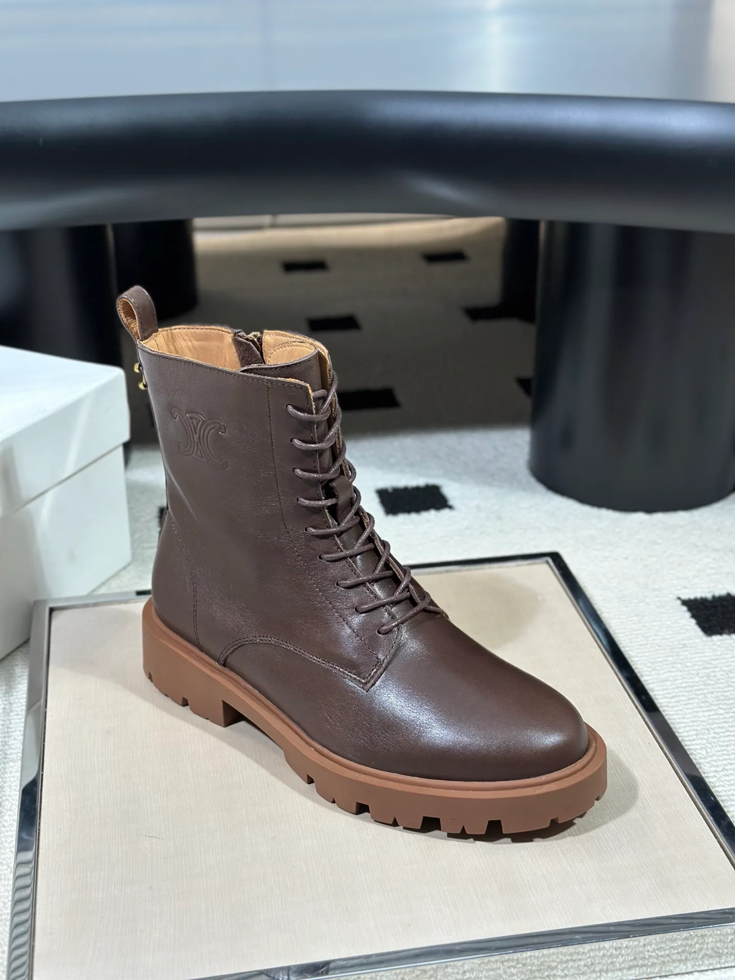 Ботинки Женские Celine 18638480