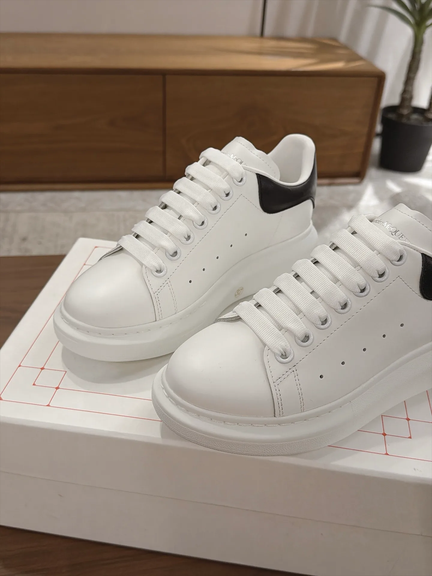 Women's Sneakers ALEXANDER MCQUEEN 18159790