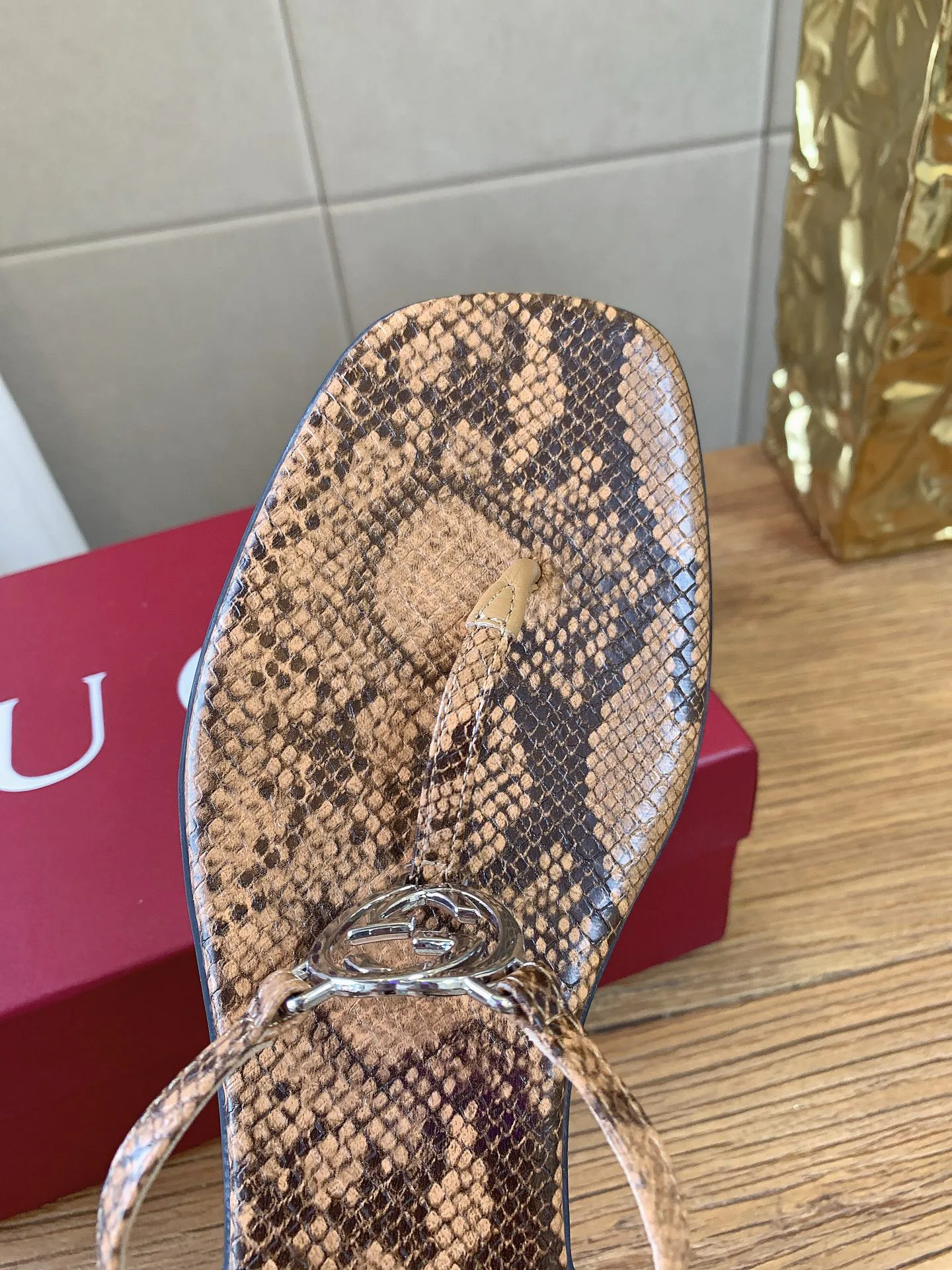Women's Open-Toe Sandals GUCCI 16942041