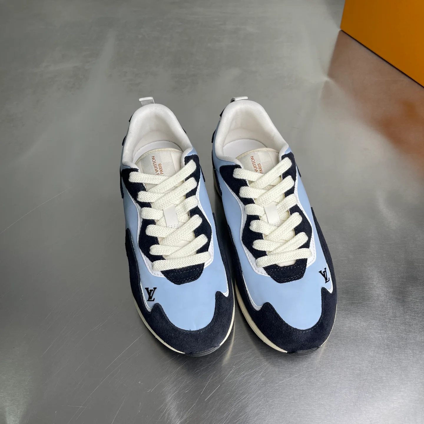 Men's Sneakers LOUIS VUITTON 17818958