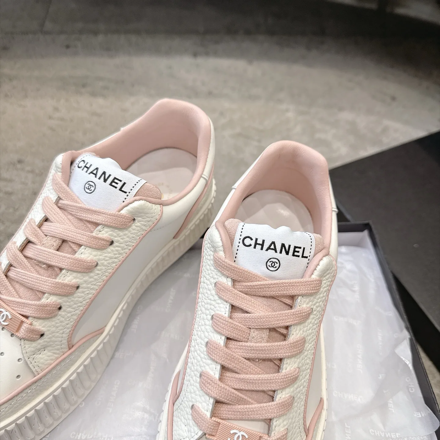 Women's Sneakers CHANEL 17933400