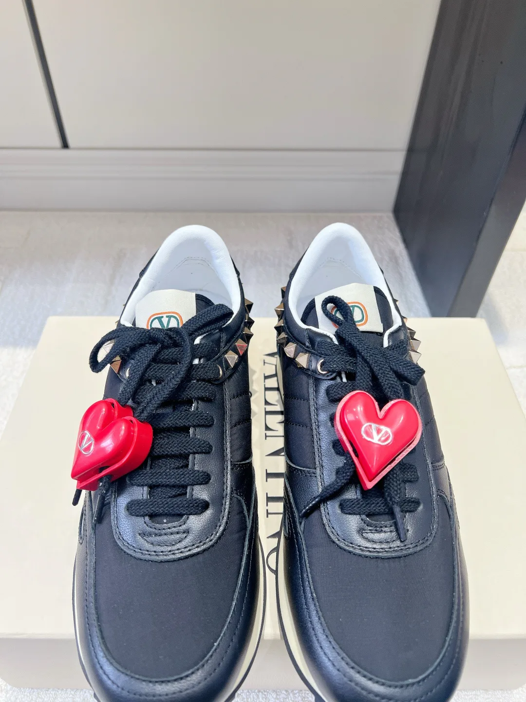 Women's Sneakers VALENTINO 18436569