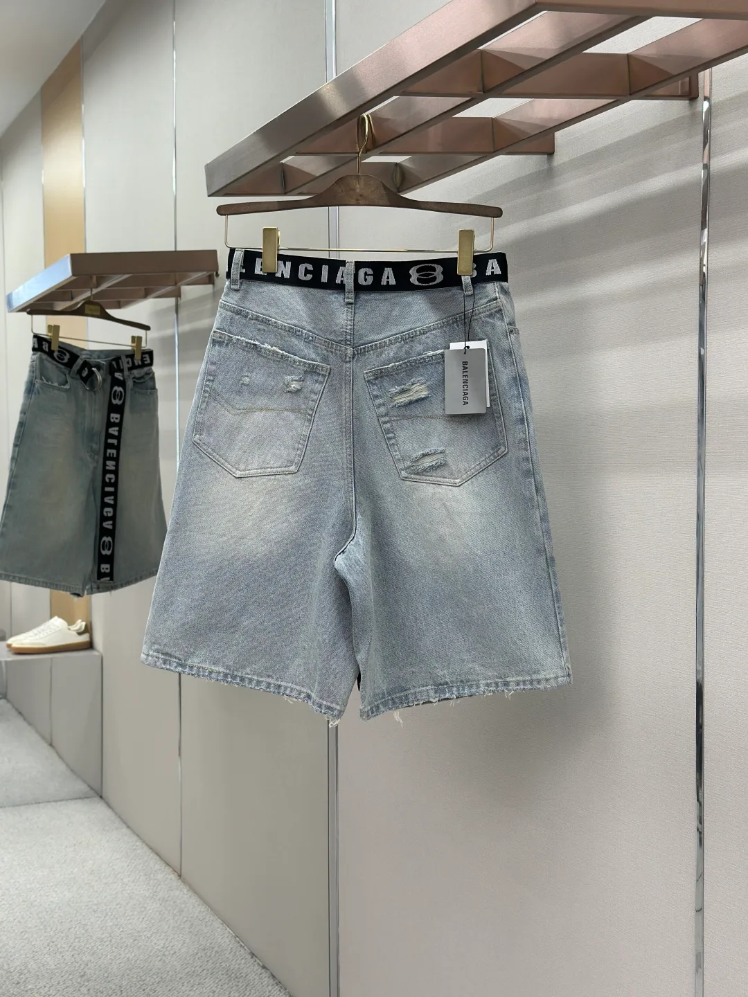 Men's Jeans BALENCIAGA 17468325