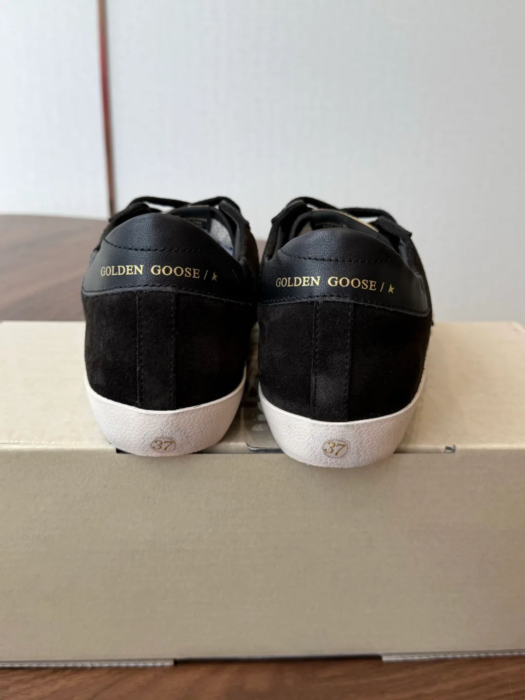 Women's Sneakers GOLDEN GOOSE 18146568