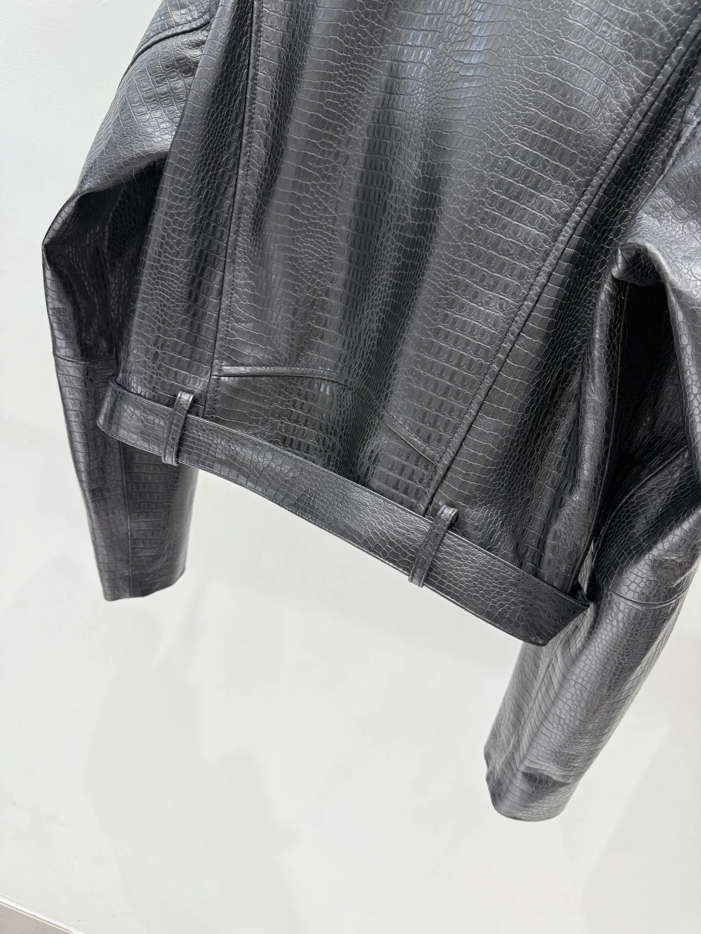 Women's Leather Jackets And Sheepskin Coats SAINT LAURENT 18151068