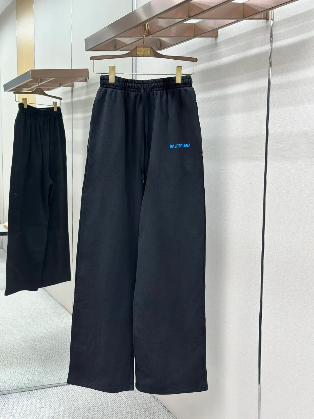 Men's Trousers BALENCIAGA 18179314