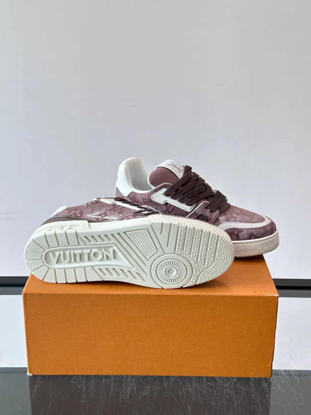 Men's Sneakers LOUIS VUITTON 17638792