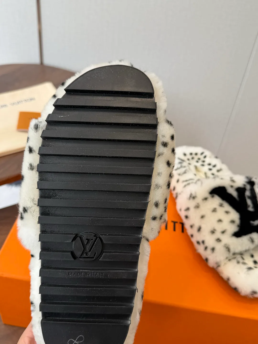Women's Slippers LOUIS VUITTON 18182965