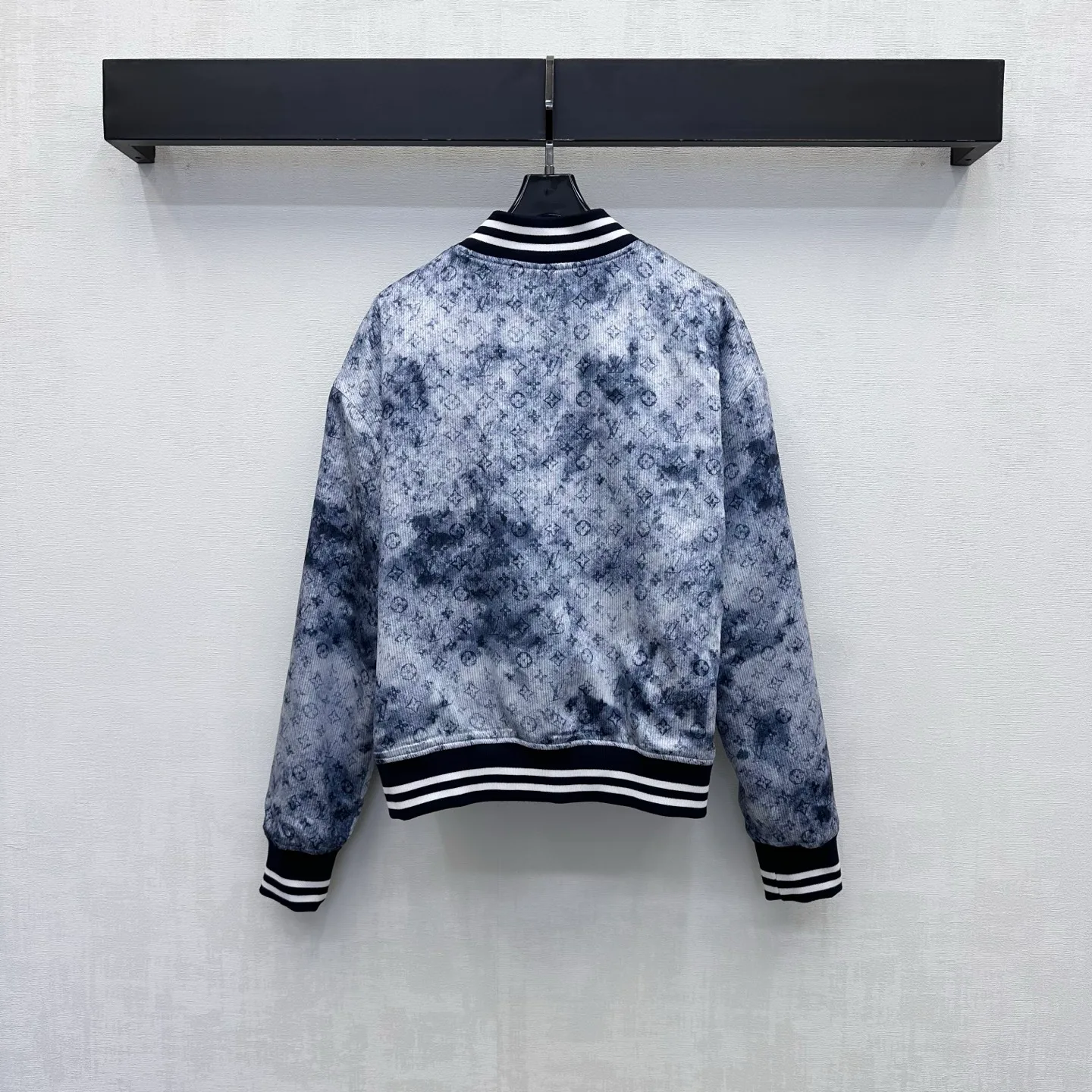 Men's Jackets And Down Jackets LOUIS VUITTON 17917785