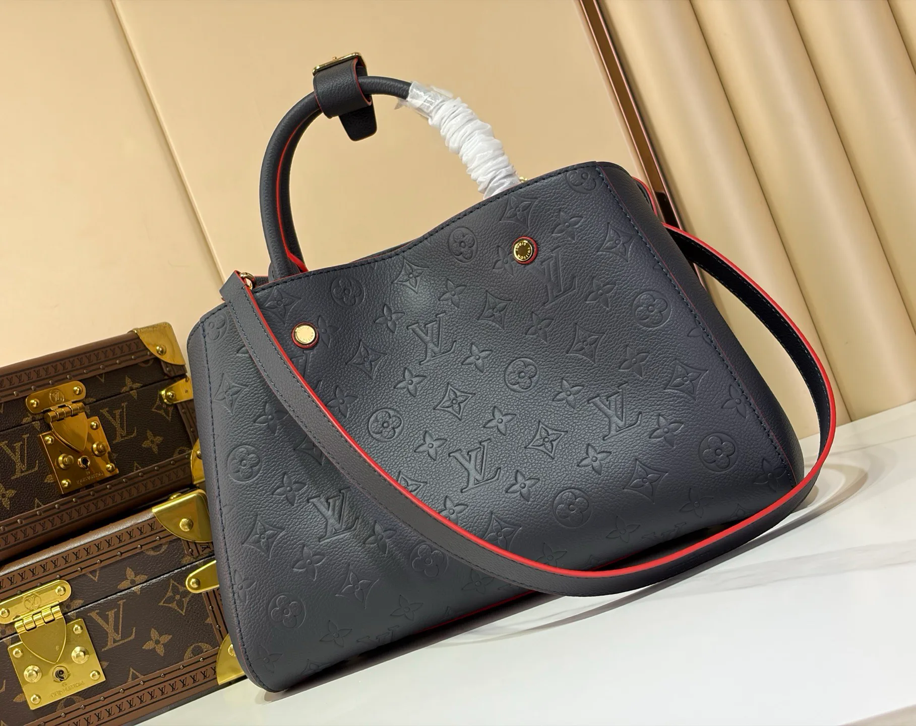 Women's Classic Handbags LOUIS VUITTON 18240329