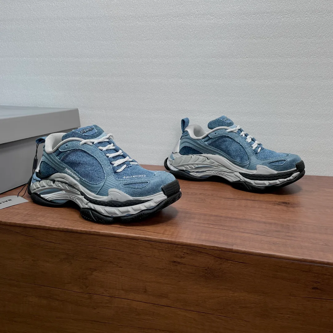 Women's Sneakers BALENCIAGA 18000624
