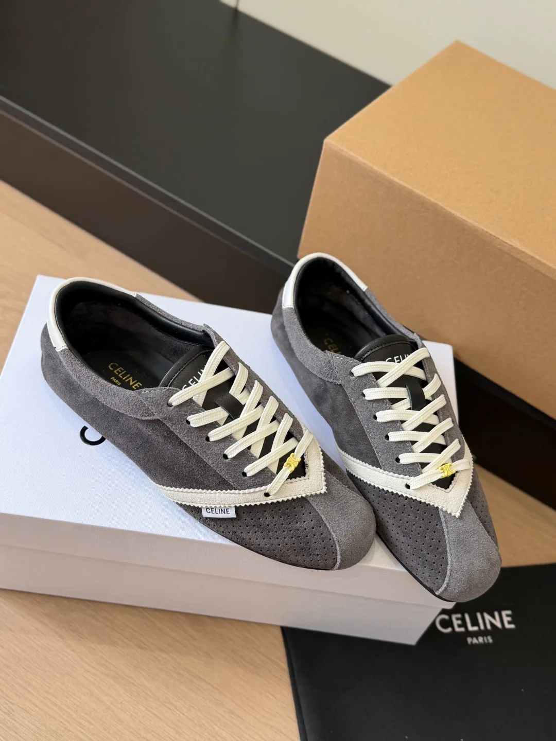 Women's Sneakers CELINE 18224057
