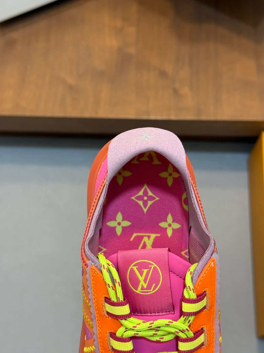 Men's Sneakers LOUIS VUITTON 17219174