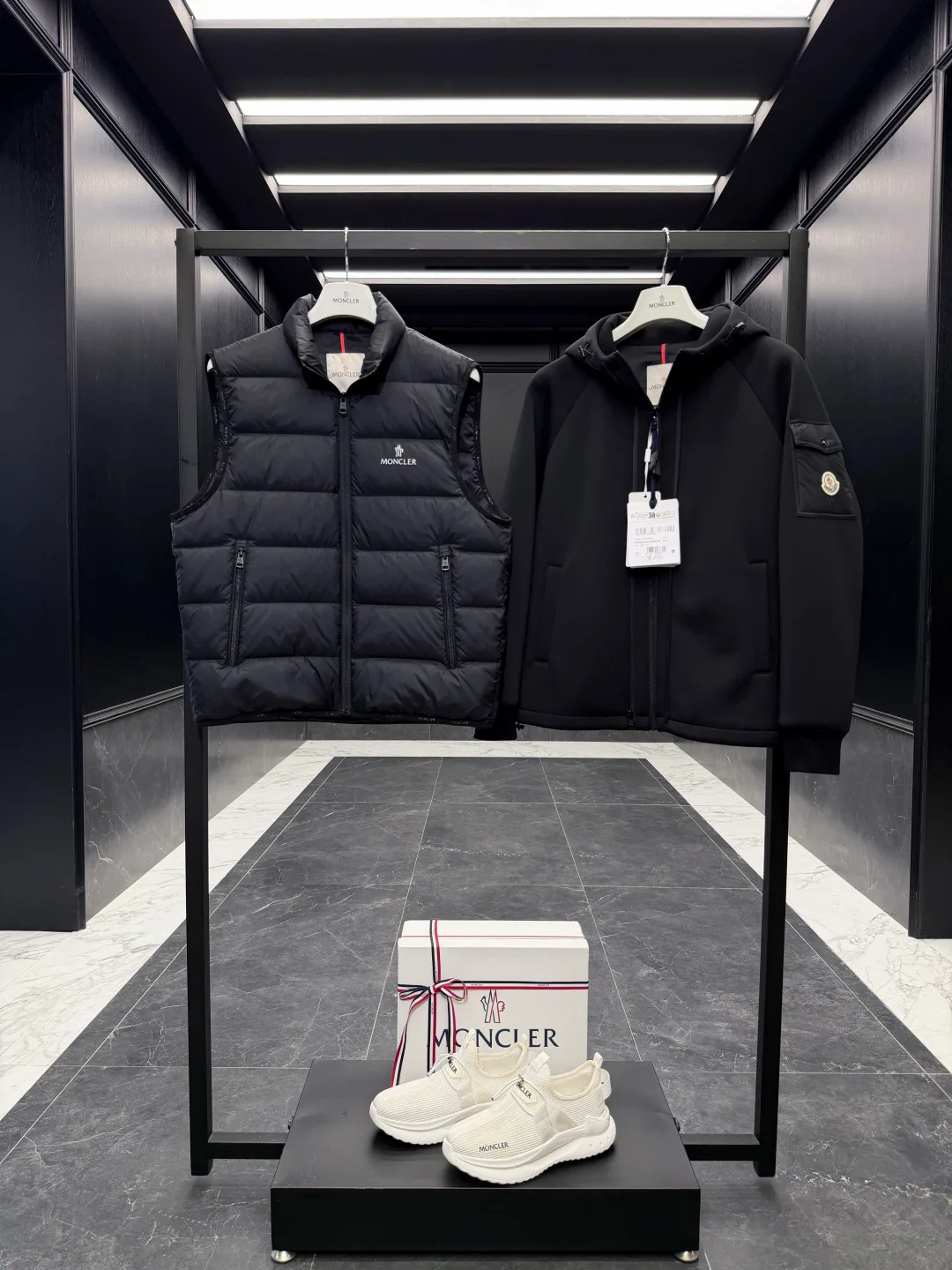 Men's Jackets And Down Jackets MONCLER 18007864