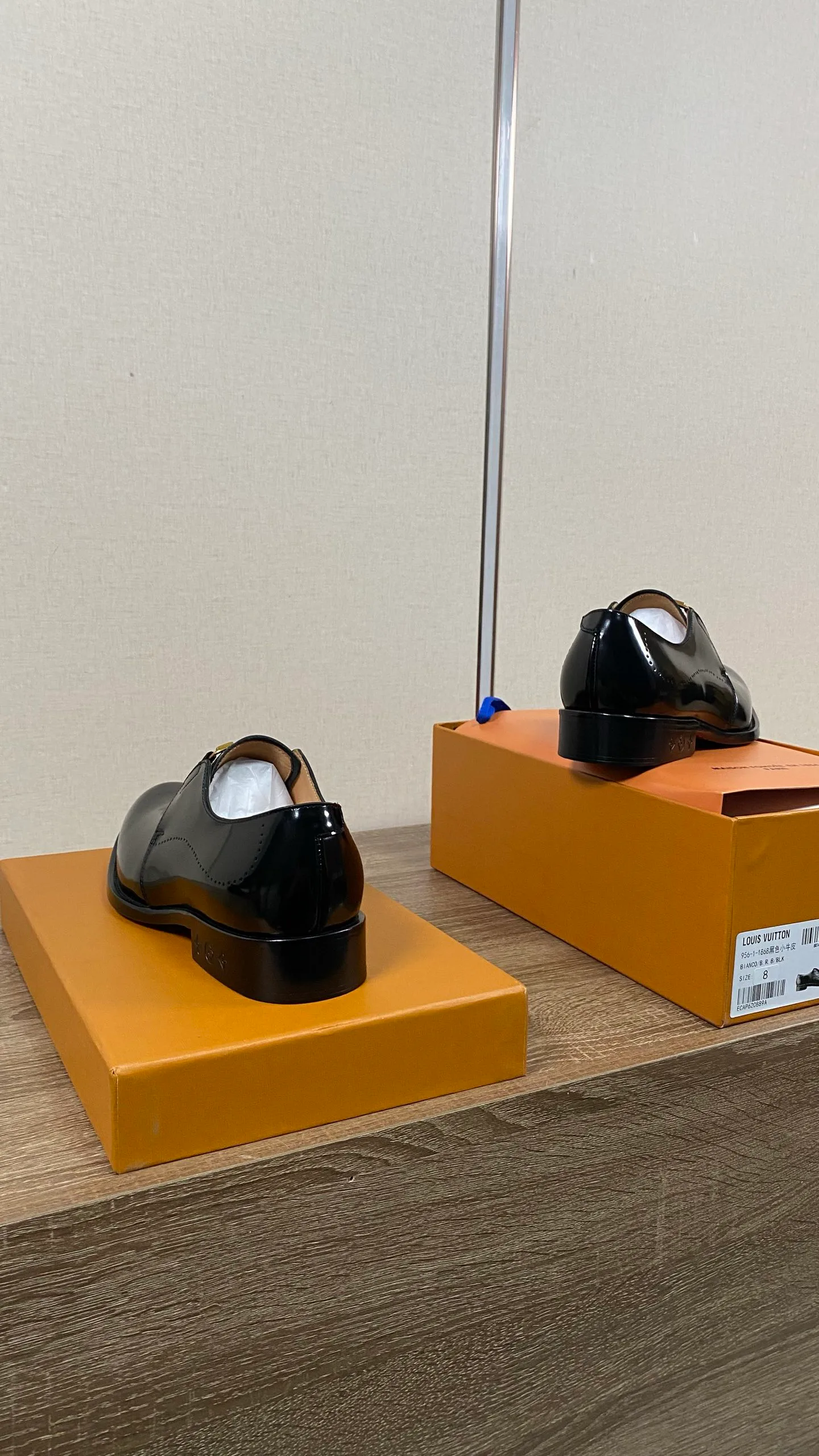Men's Loafers And Dress Shoes LOUIS VUITTON 18078690