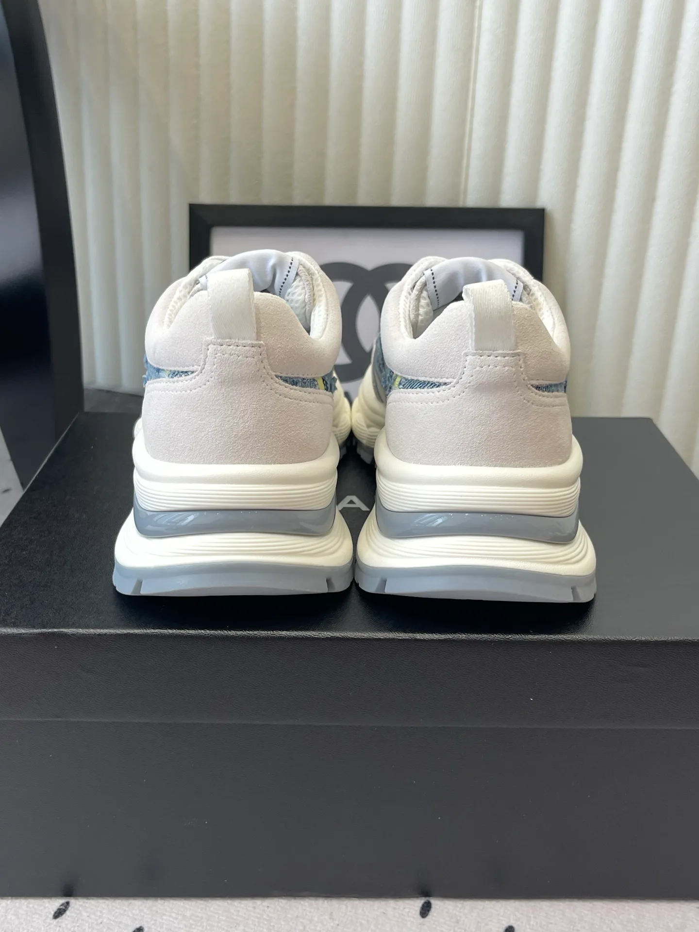 Women's Sneakers CHANEL 17769664