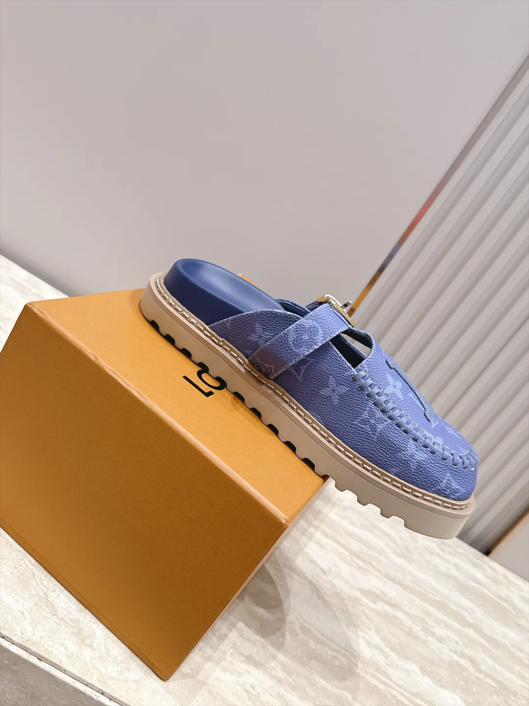 Women's Mules And Clogs LOUIS VUITTON 18187134