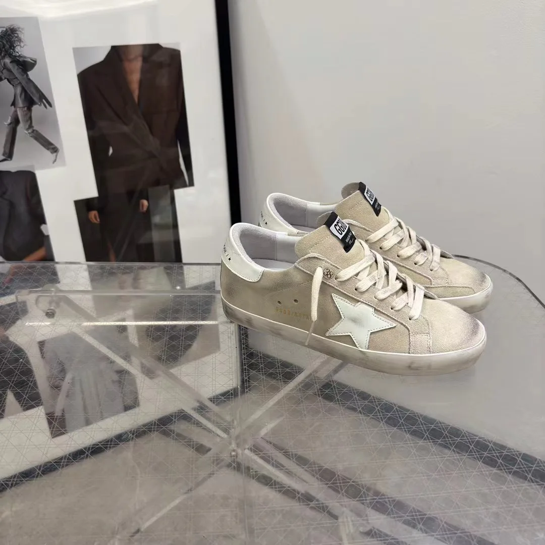 Women's Sneakers GOLDEN GOOSE 18265604