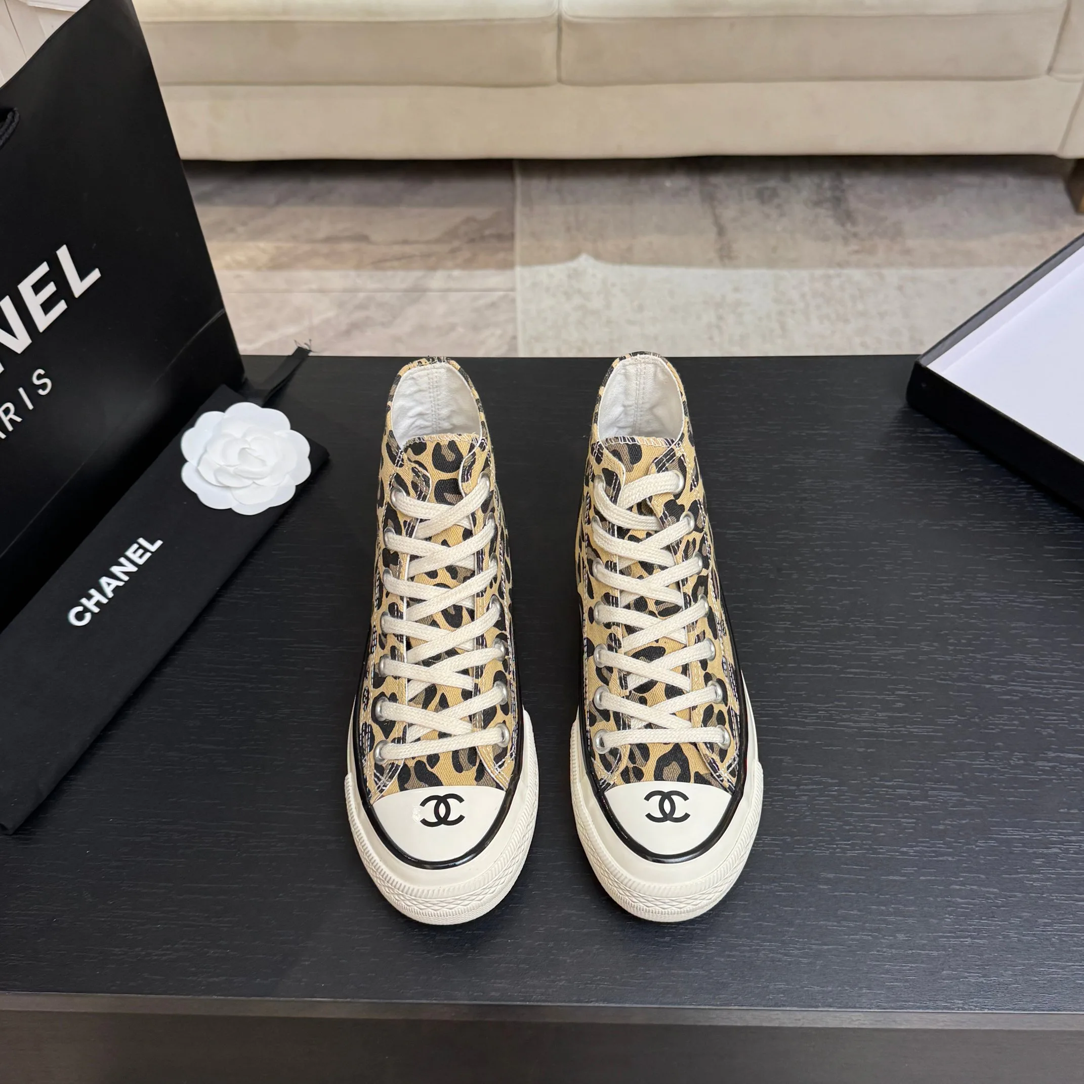 Women's Sneakers CHANEL 18062553