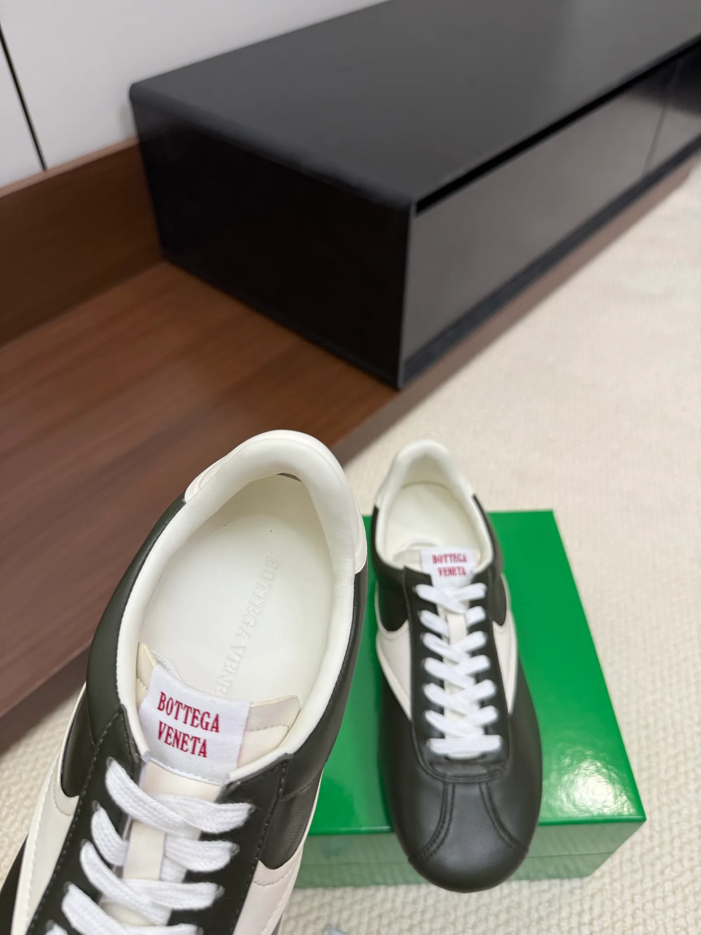 Women's Sneakers BOTTEGA VENETA 17854485