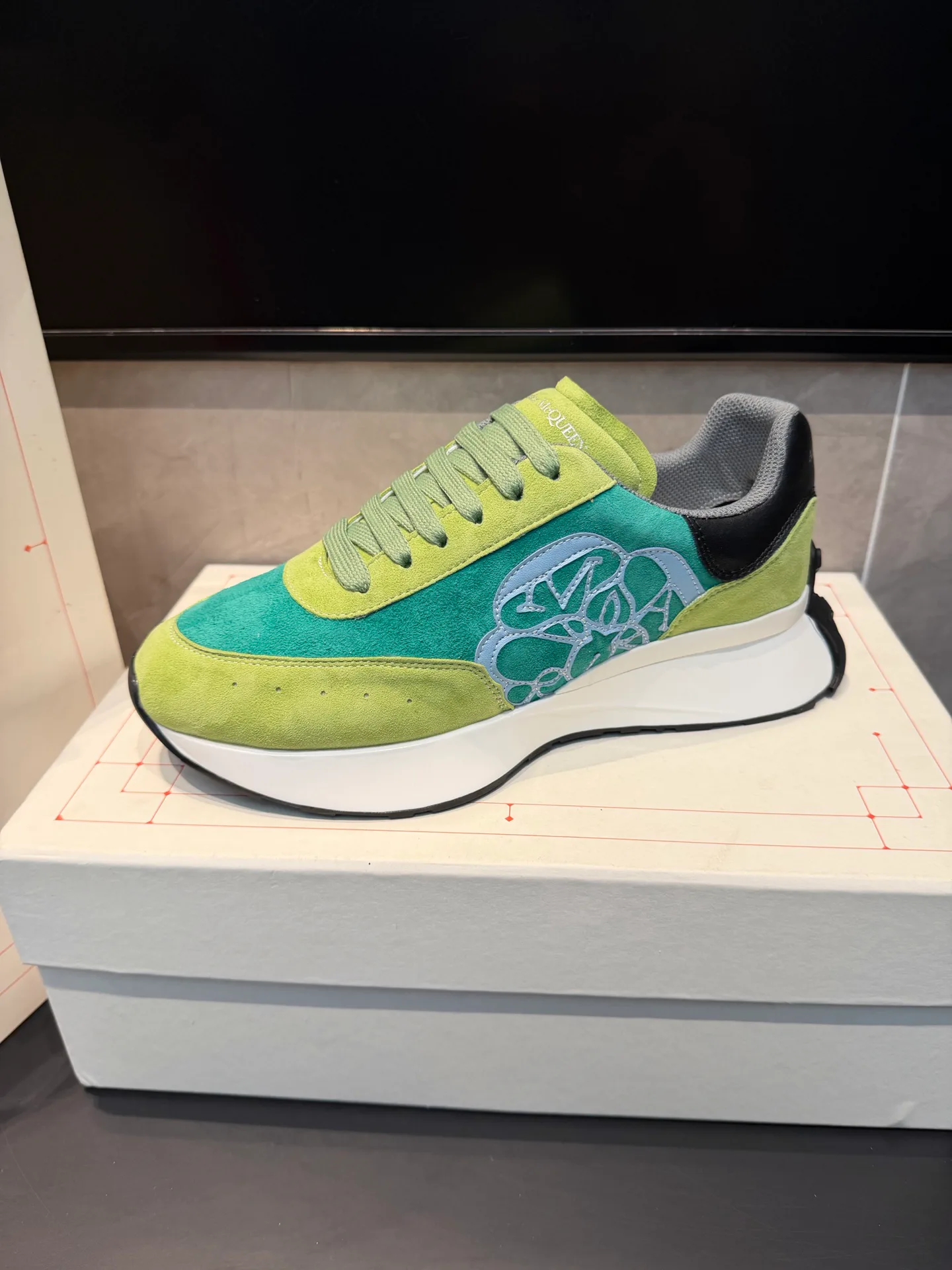 Women's Sneakers ALEXANDER MCQUEEN 18363890