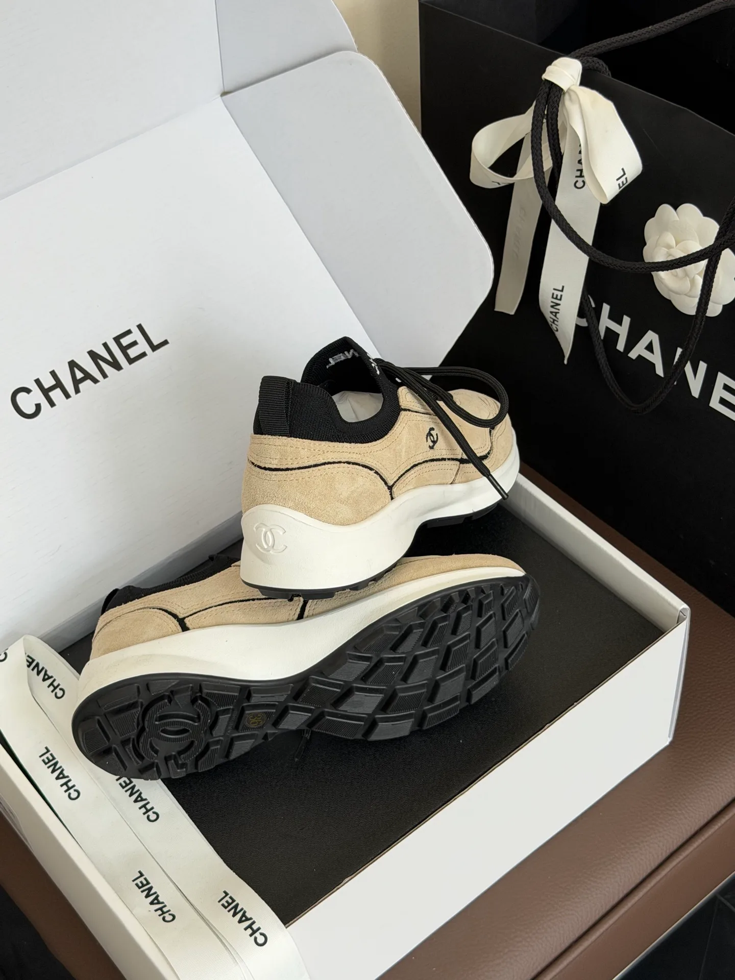 Women's Sneakers CHANEL 18073588