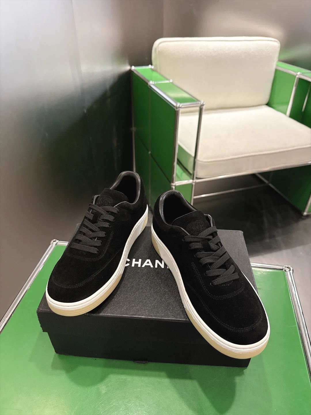 Women's Sneakers CHANEL 18324649