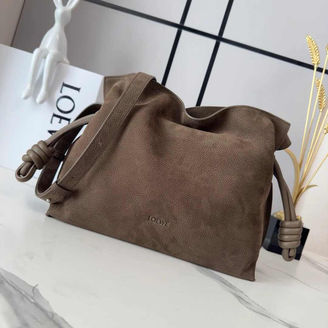 Women's Classic Handbags LOEWE 18383412