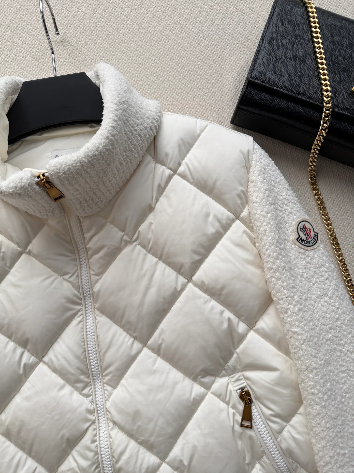 Women's Jackets And Down Jackets MONCLER 18325815