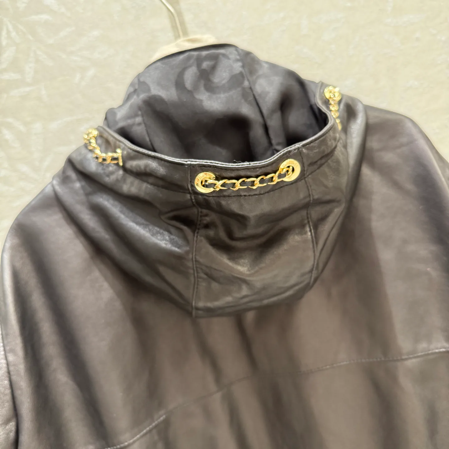 Women's Leather Jackets And Sheepskin Coats CHANEL 18172608