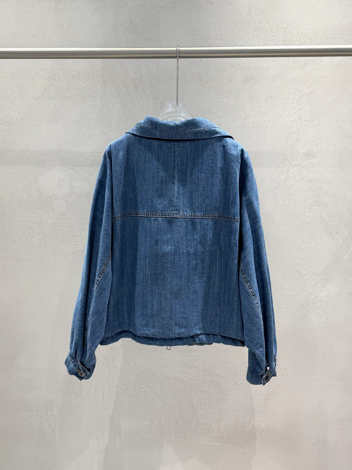 Women's Jackets And Down Jackets LOEWE 18032165