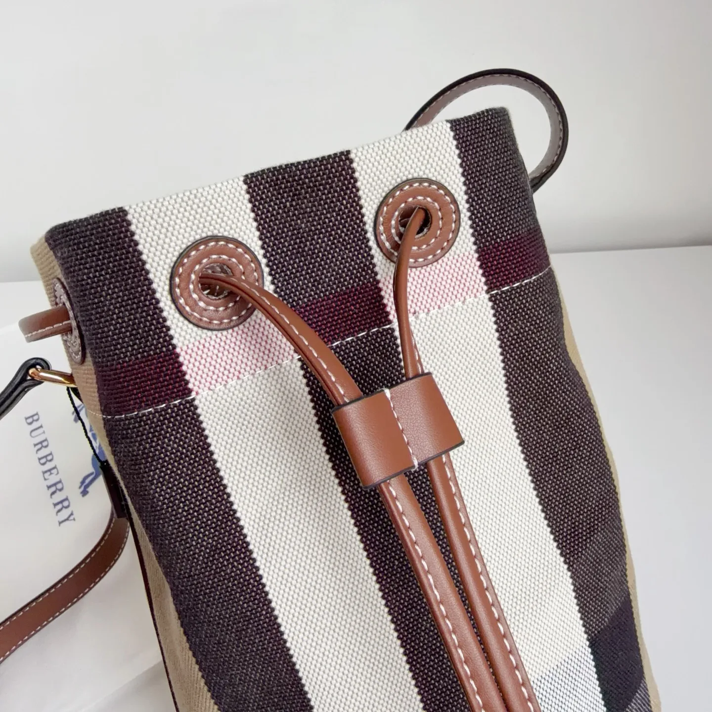Women's Classic Handbags BURBERRY 18517300