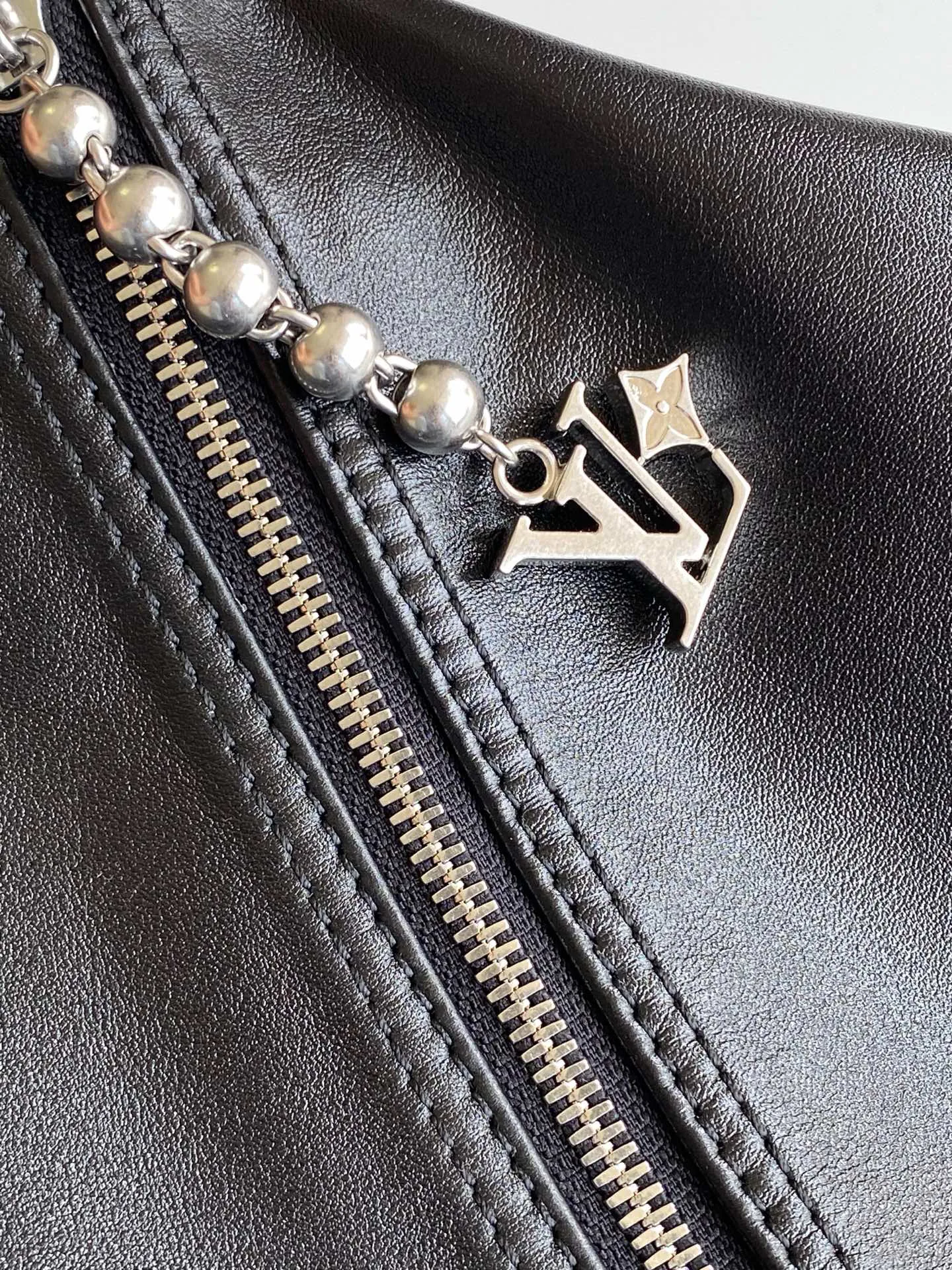 Классические Сумки Женские Louis Vuitton 18664439