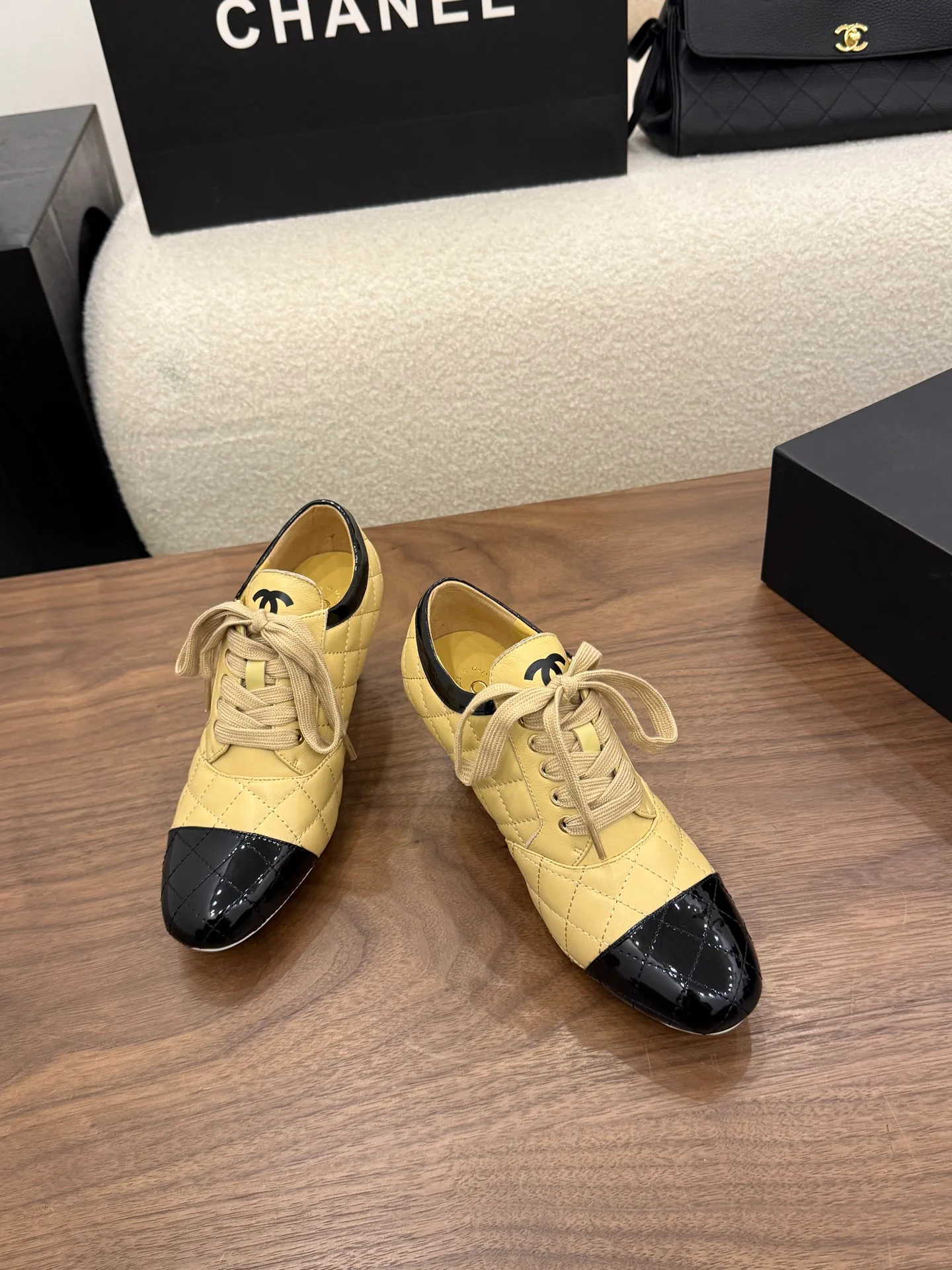 Women's Heels CHANEL 18092647