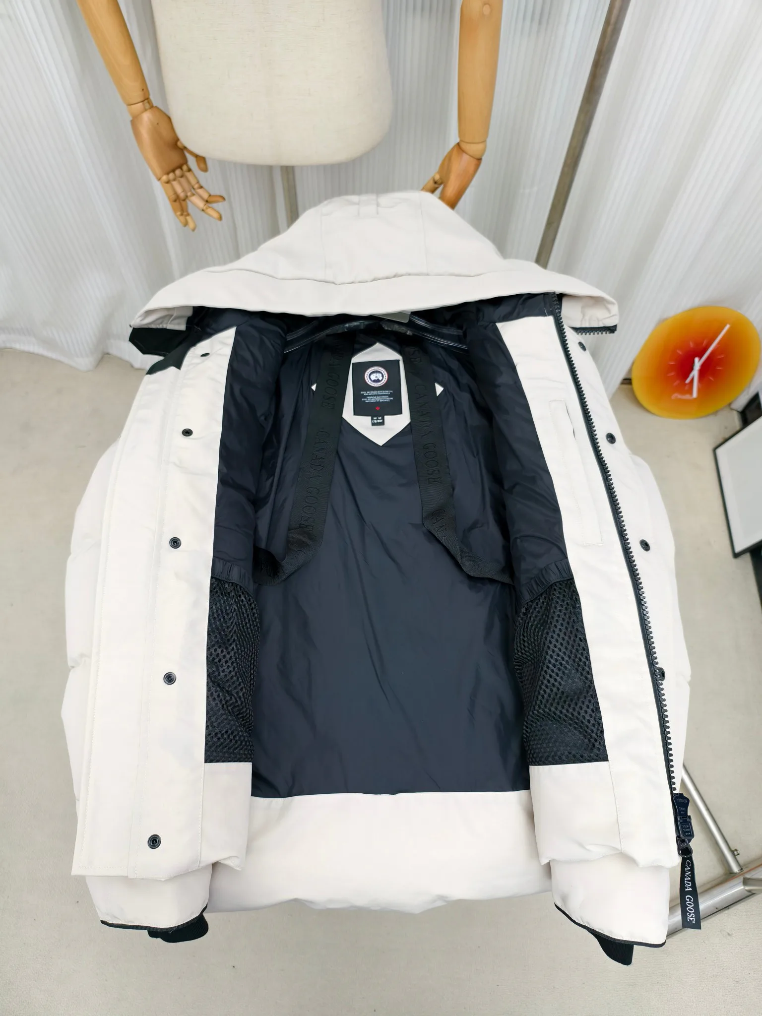 Куртки И Пуховики Мужские Canada Goose 18684536
