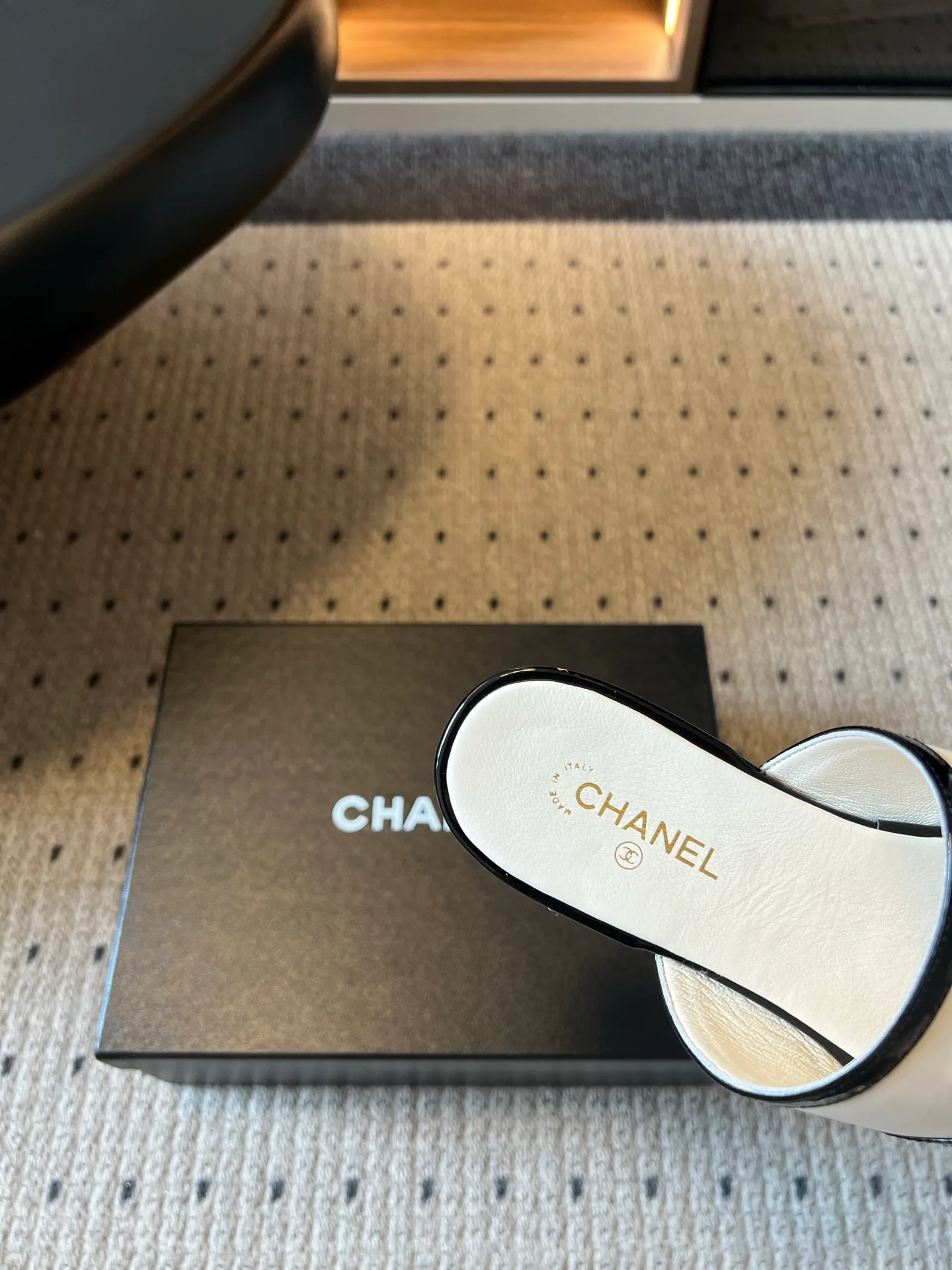 Women's Flip-Flops CHANEL 17844579