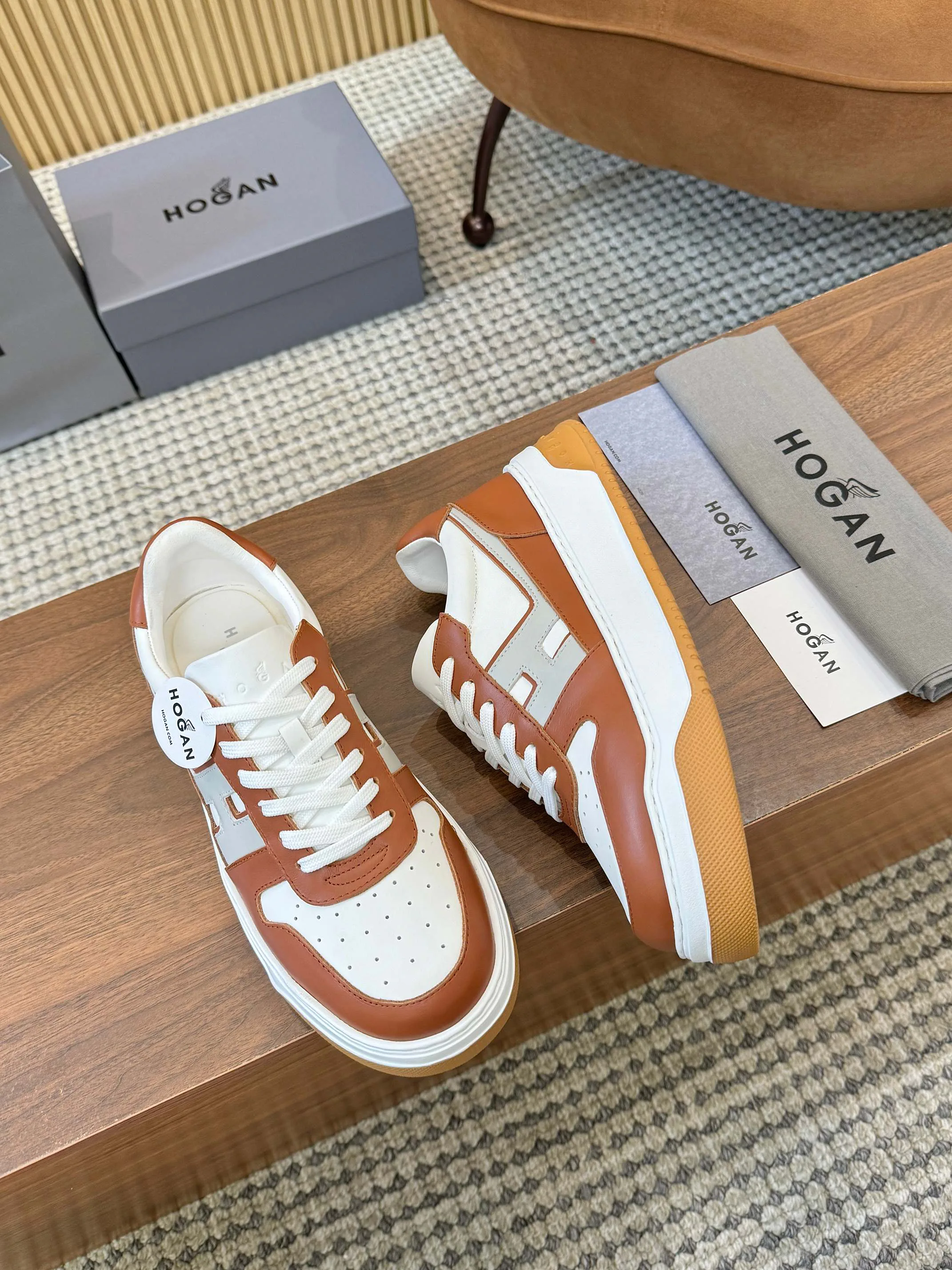 Women's Sneakers HOGAN 17827631