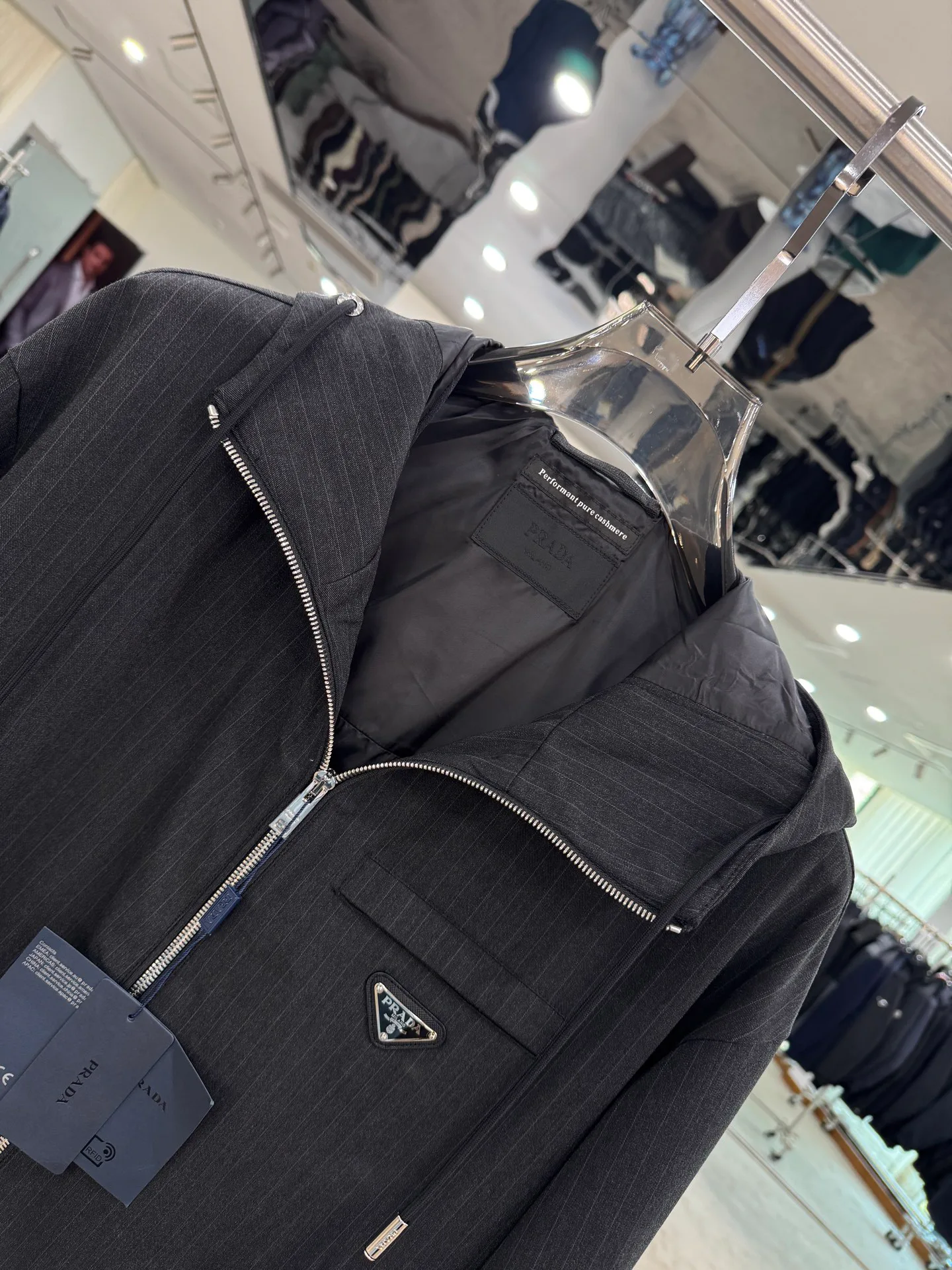 Men's Jackets And Down Jackets PRADA 18084181