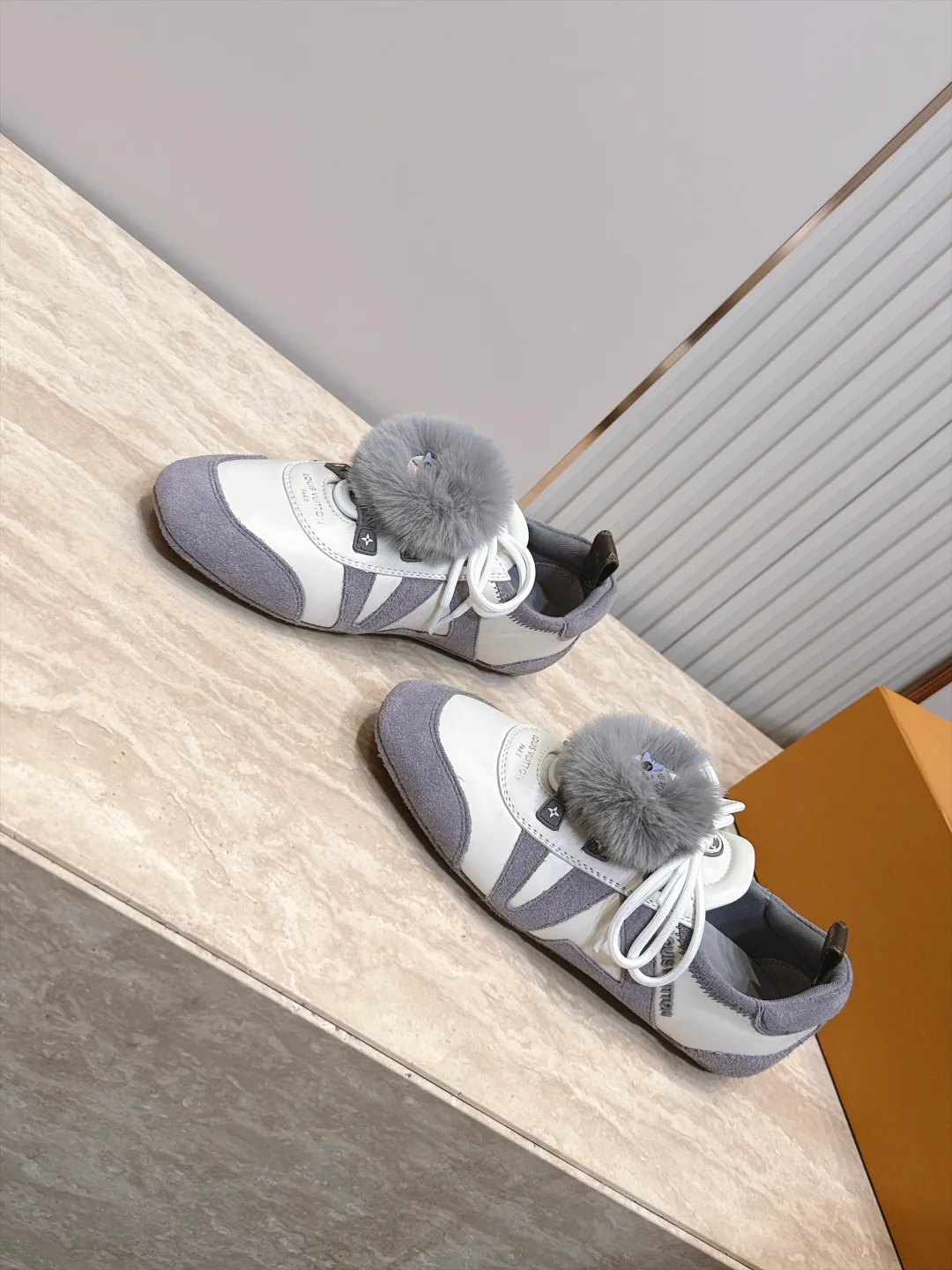Women's Sneakers LOUIS VUITTON 17946978