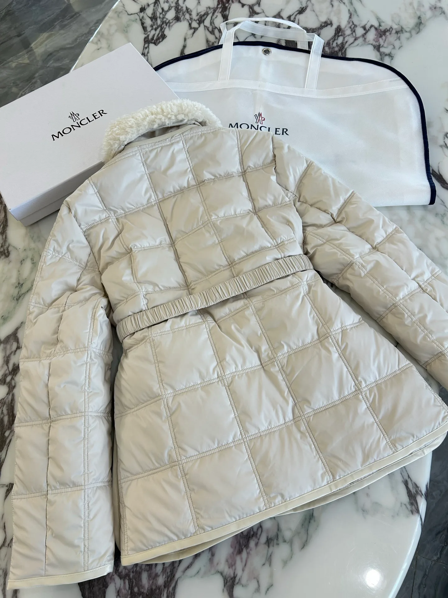 Men's Jackets And Down Jackets MONCLER 18330389