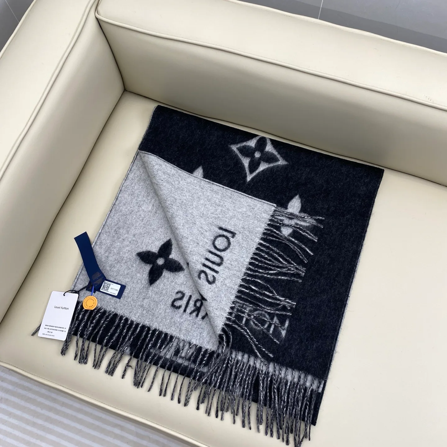 Scarves LOUIS VUITTON 18105569