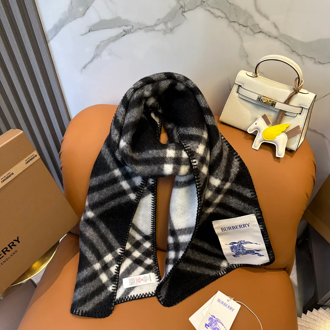 Scarves BURBERRY 18401215