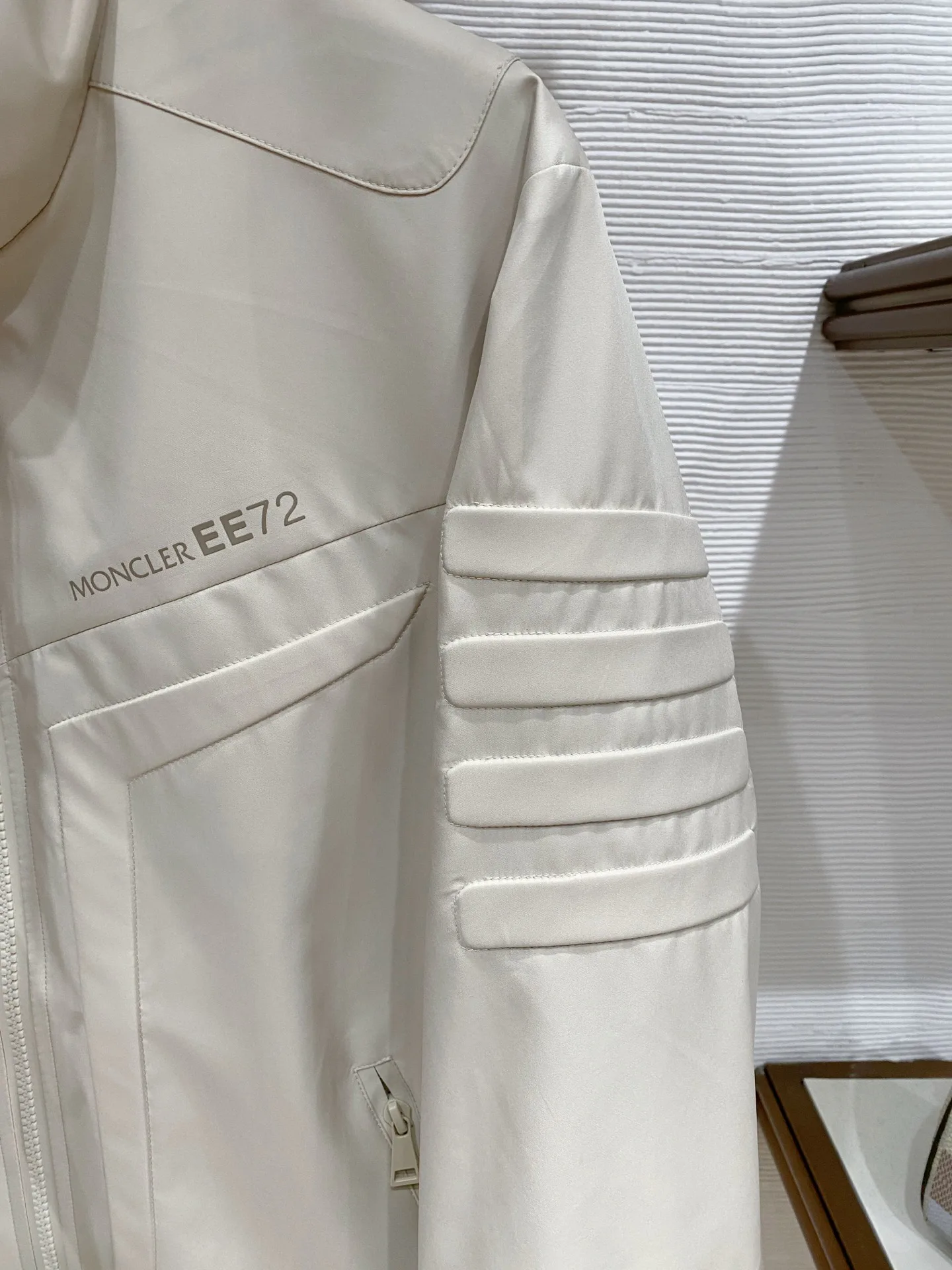 Men's Jackets And Down Jackets MONCLER 18510164