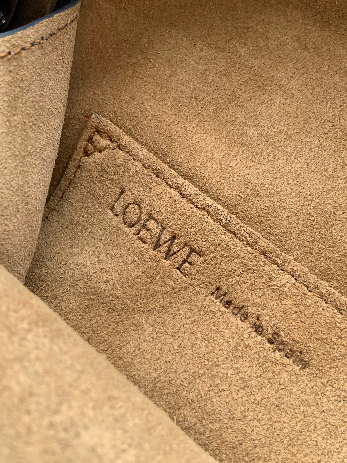 Women's Classic Handbags LOEWE 18004761
