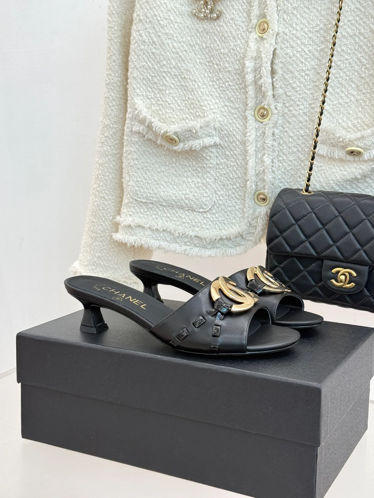 Women's Flip-Flops CHANEL 16932249