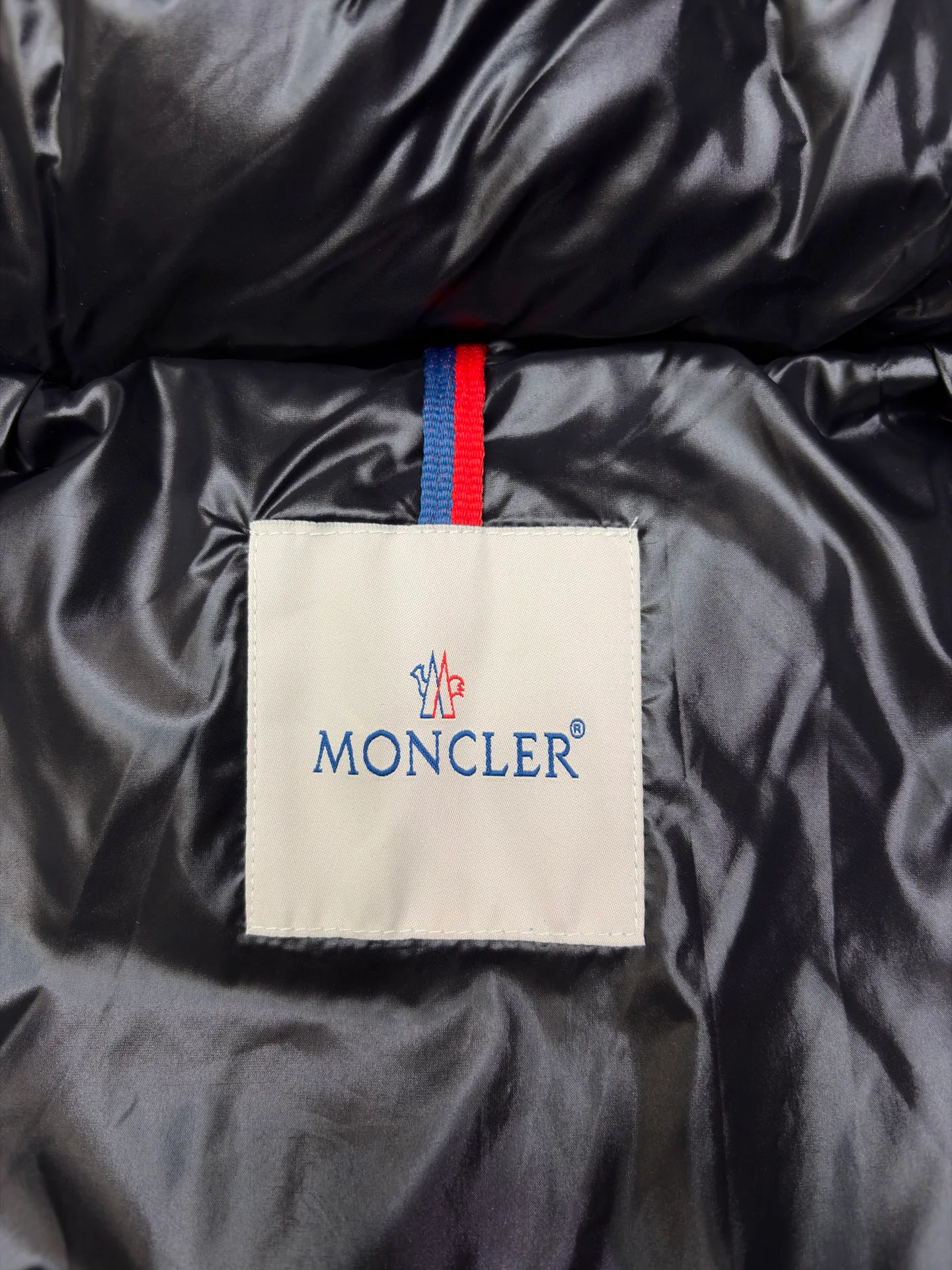 Women's Jackets And Down Jackets MONCLER 17568657