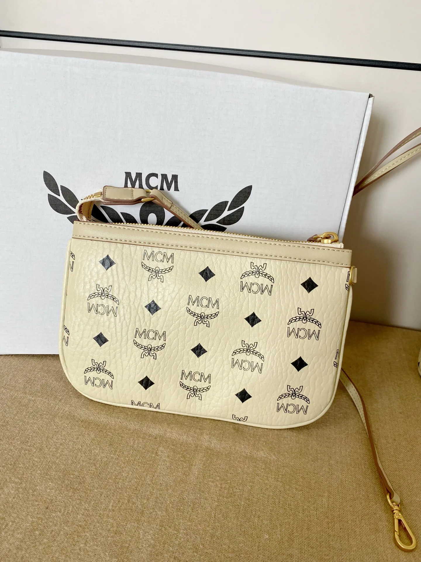 Women's Classic Handbags MCM 18223301